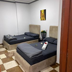 Camera economica con letto king size